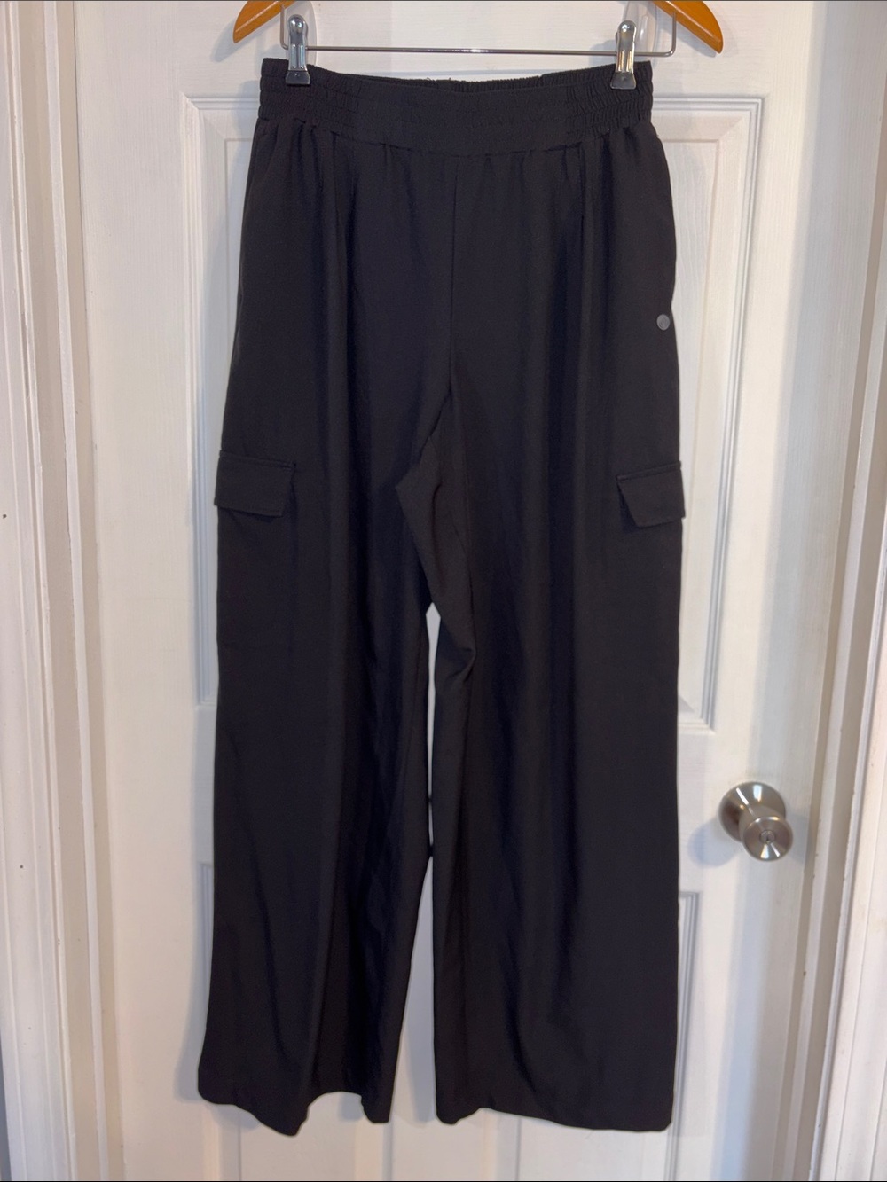 Black Wide-Leg Cargo Pants